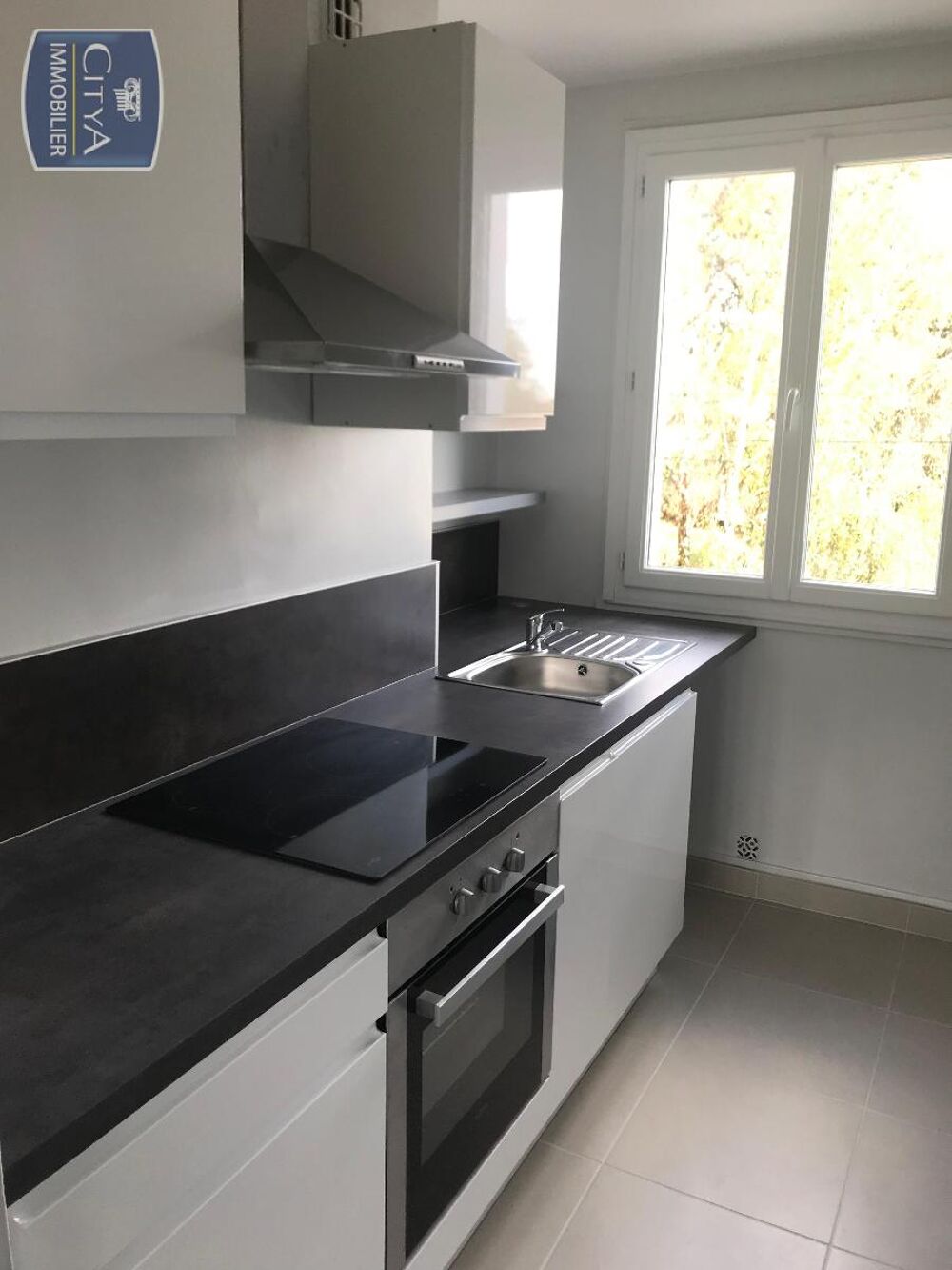 location Appartement - 4 pièce(s) - 66 m² Niort (79000)