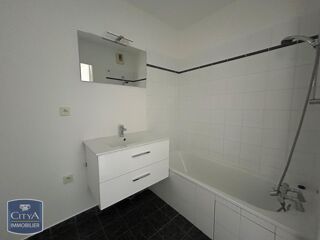  Appartement à louer 4 pièces 88 m²