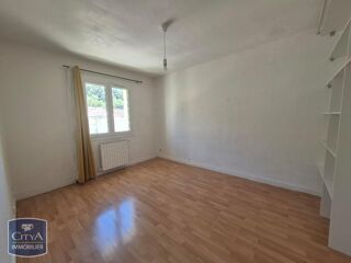  Appartement à louer 4 pièces 115 m²