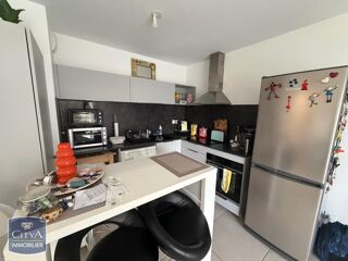  Appartement à louer 3 pièces 57 m² Frejus
