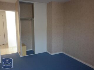  Appartement à louer 4 pièces 82 m²