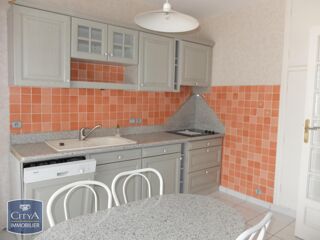  Appartement à louer 5 pièces 117 m²
