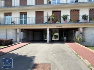  Parking / Garage à louer 