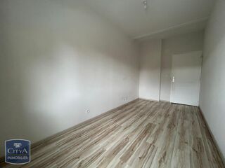  Appartement à louer 4 pièces 104 m²