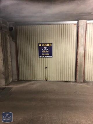  Parking / Garage à louer 15 m²