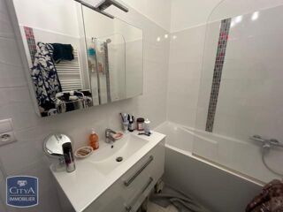  Appartement à louer 4 pièces 105 m²