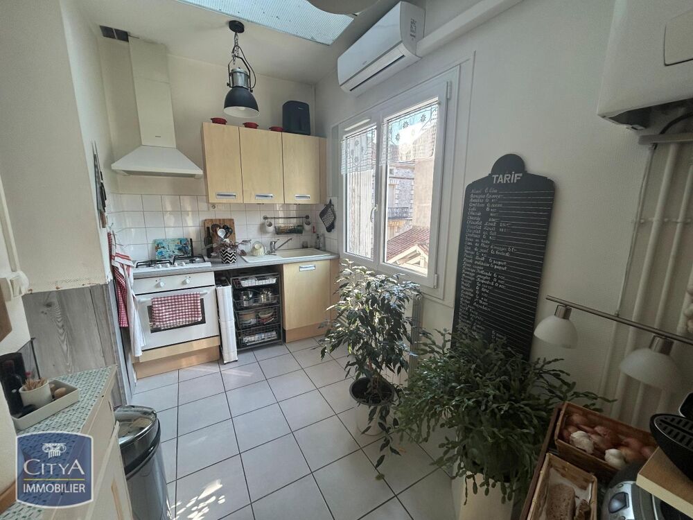 À louer, cet appartement T2 situé dans la charmante vill....