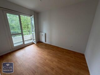  Appartement à louer 3 pièces 82 m²
