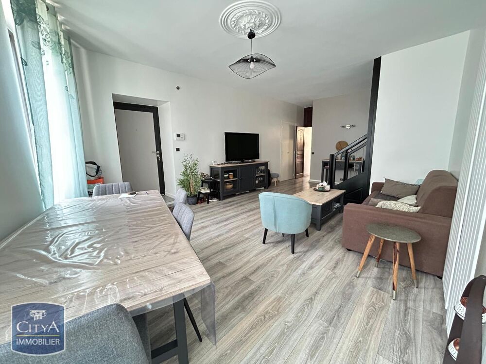 À LOUER : Appartement en duplex T3 situé à Vinay, dans l....