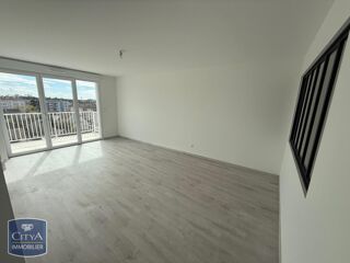  Appartement à louer 4 pièces 89 m²