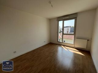  Appartement à louer 3 pièces 65 m²