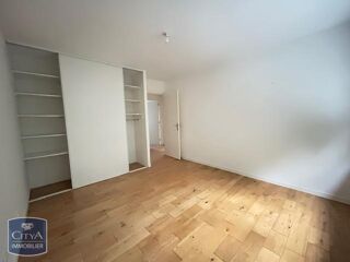  Appartement à louer 4 pièces 128 m²