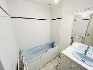  Appartement à louer 3 pièces 68 m²