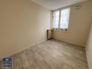  Appartement à louer 4 pièces 81 m²