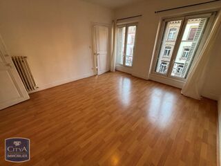  Appartement à louer 4 pièces 92 m²
