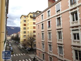  Appartement à louer 1 pièce 38 m²