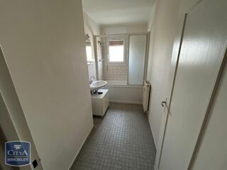  Appartement à louer 4 pièces 68 m²