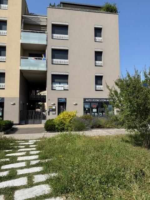 LOCAL PROFESSIONNEL - Nous vous proposons à la locati... 510 69250 Neuville sur saone