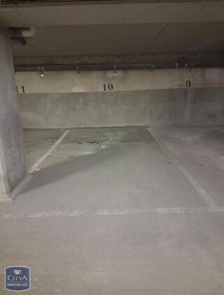  Parking / Garage � louer 