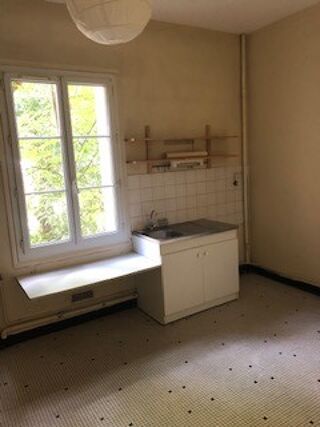  Appartement à louer 4 pièces 85 m²