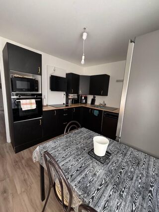 Appartement à louer 5 pièces 99 m²