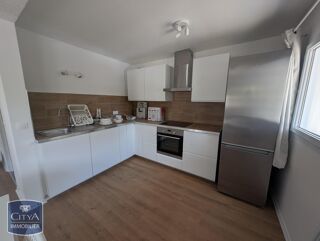  Appartement à louer 5 pièces 104 m²