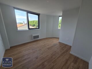  Appartement à louer 3 pièces 76 m²