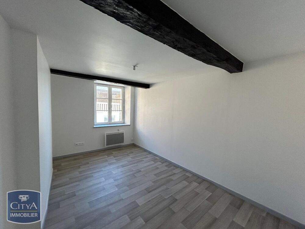 À LOUER : Appartement rénové T3 situé à Sedan, dans le c....