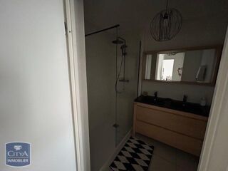  Appartement à louer 3 pièces 63 m²