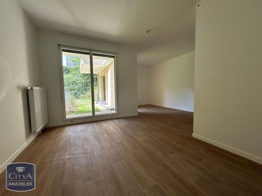 À LOUER SUR PLAN STUDIO EN REZ DE JARDIN DISPONIBLE AU 1....