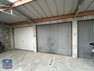  Parking / Garage à louer 