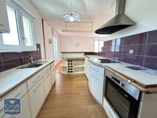  Appartement à louer 2 pièces 75 m²