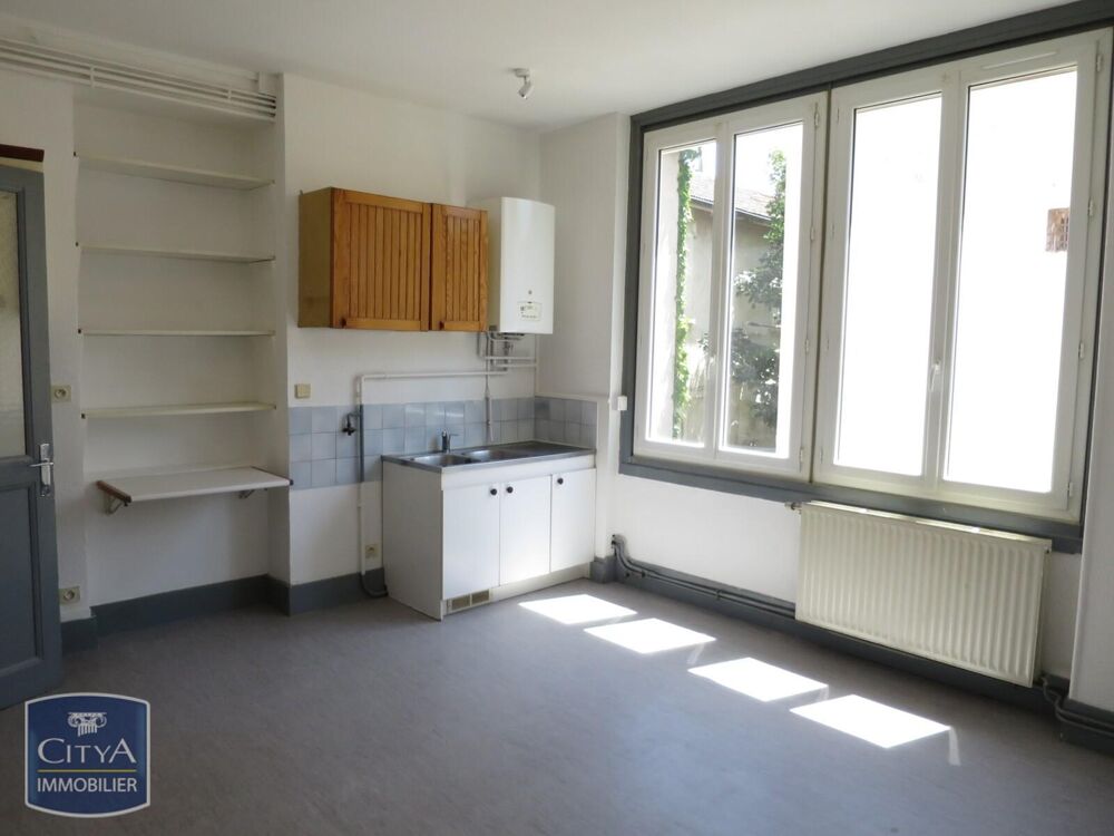À LOUER : Appartement T1 situé à Grenoble, dans le quart....