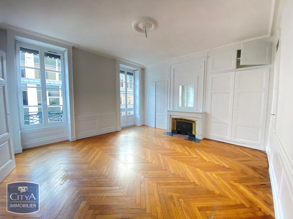 A LOUER // BEL APPARTEMENT T5 // 38 RUE DU PLAT 69002 LY....