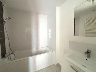  Appartement à louer 3 pièces 74 m²