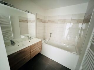  Appartement à louer 2 pièces 44 m²