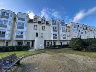  Appartement à louer 4 pièces 99 m²