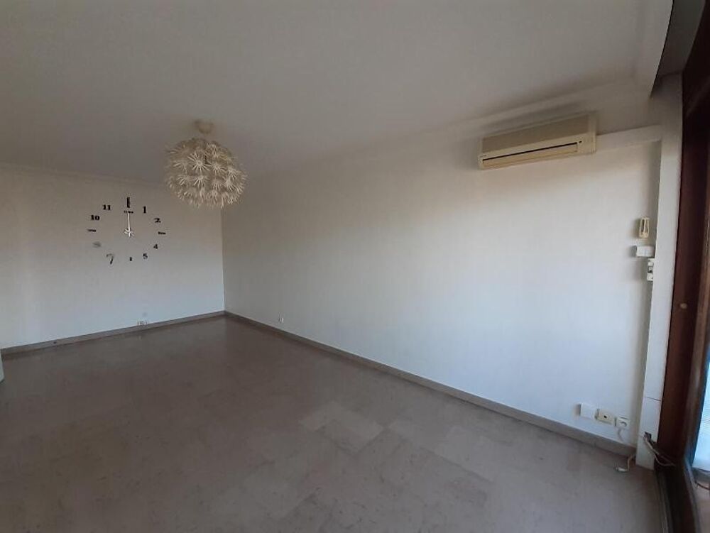 À LOUER : Appartement T2 à Grenoble, situé dans un quart....