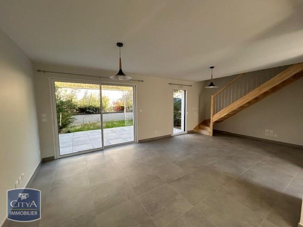 À LOUER ! Découvrez cette charmante maison T4 située à P....