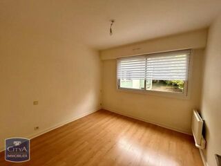  Appartement à louer 3 pièces 81 m²