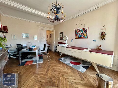 &Agrave; LOUER : Local professionnel situ&eacute; &agrave; Orl&eacute;ans, dans l... 650 45000 Orleans