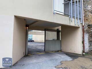  Parking / Garage à louer 