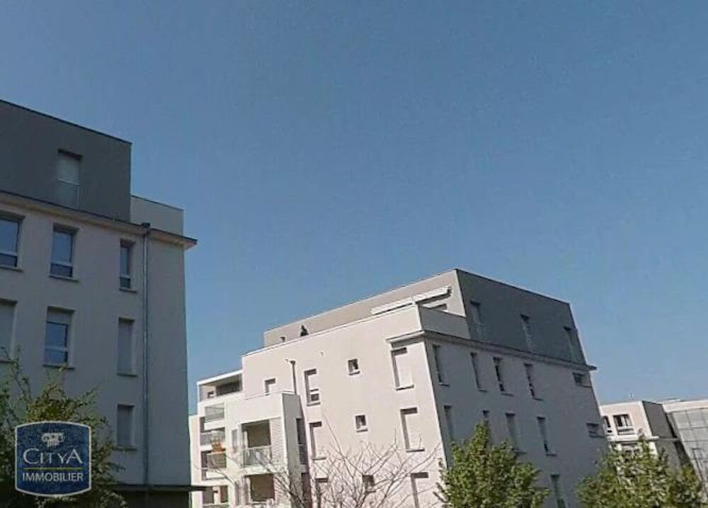 location Parking / Garage Bron (69500)