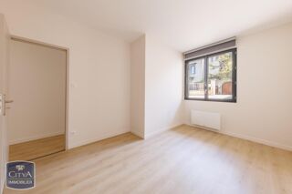  Appartement à louer 4 pièces 87 m²
