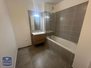  Appartement à louer 3 pièces 64 m²