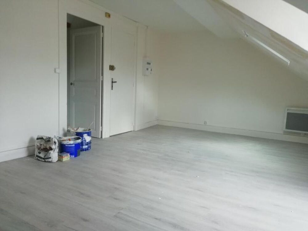 À LOUER : Appartement rénové T1 situé dans la charmante ....