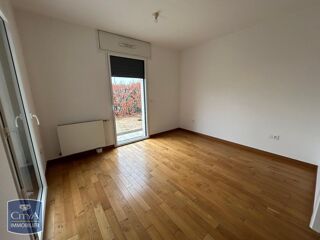  Appartement à louer 4 pièces 106 m²