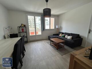  Appartement à louer 5 pièces 82 m²