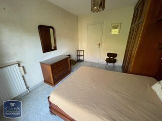  Appartement à louer 4 pièces 79 m²