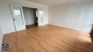  Appartement à louer 4 pièces 82 m²